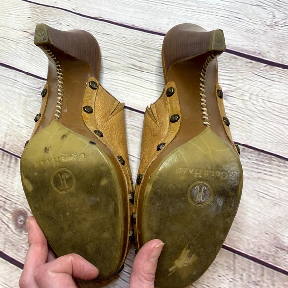 Cole Haan Tan Leather Mules Size 8.5 B Stud Details Cushioned Insole Non Slip - Picture 7 of 7